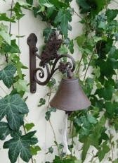 cloche-fonte-papillon-décoration-jardin-extérieur-animaux-accrocher